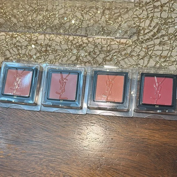 Yves Saint Laurent Blush Palette - Coral and Pink Shades - Picture 2 of 6